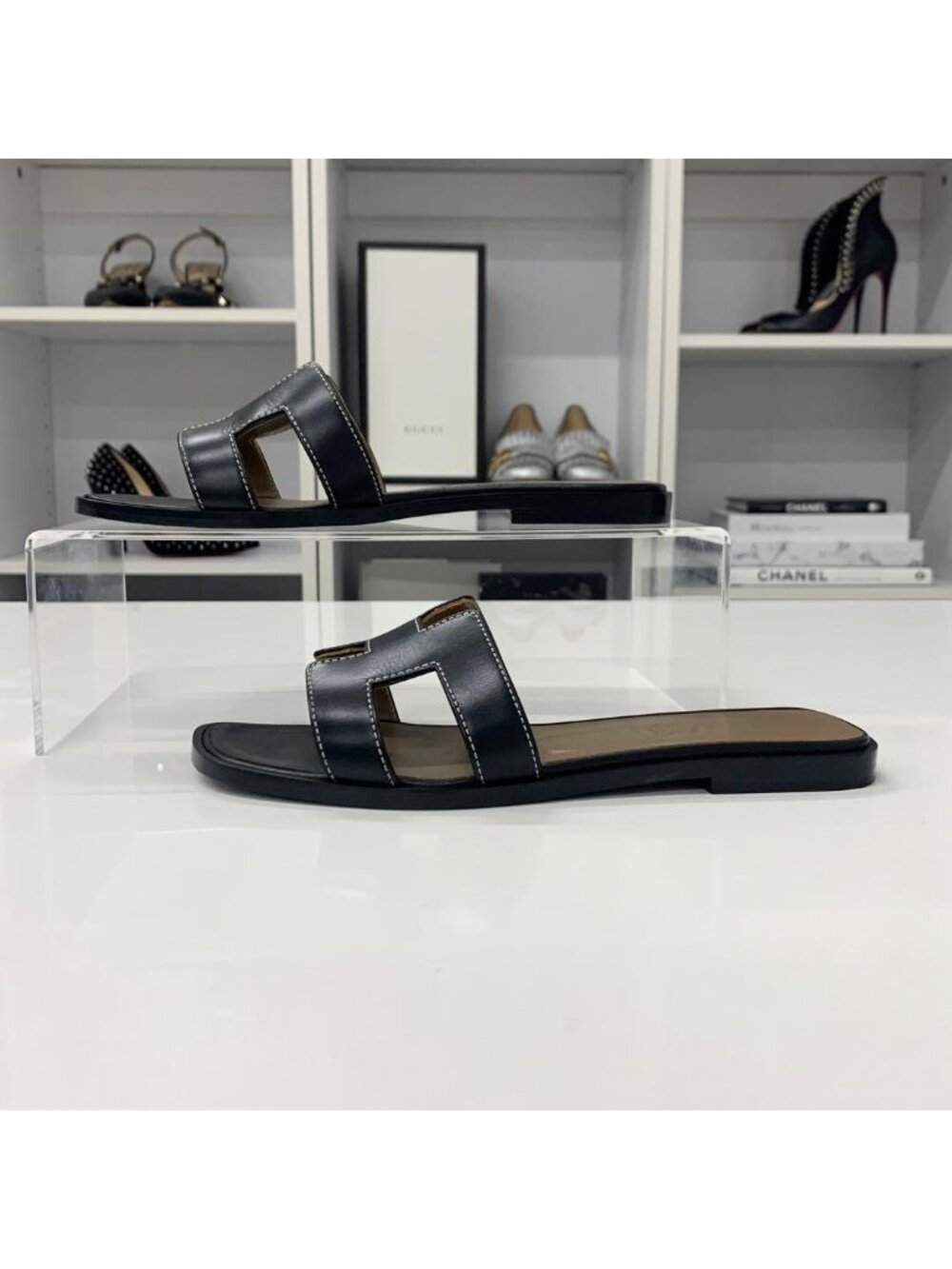 Hermes Oran Leather Sandals Black - Picture 3 of 10